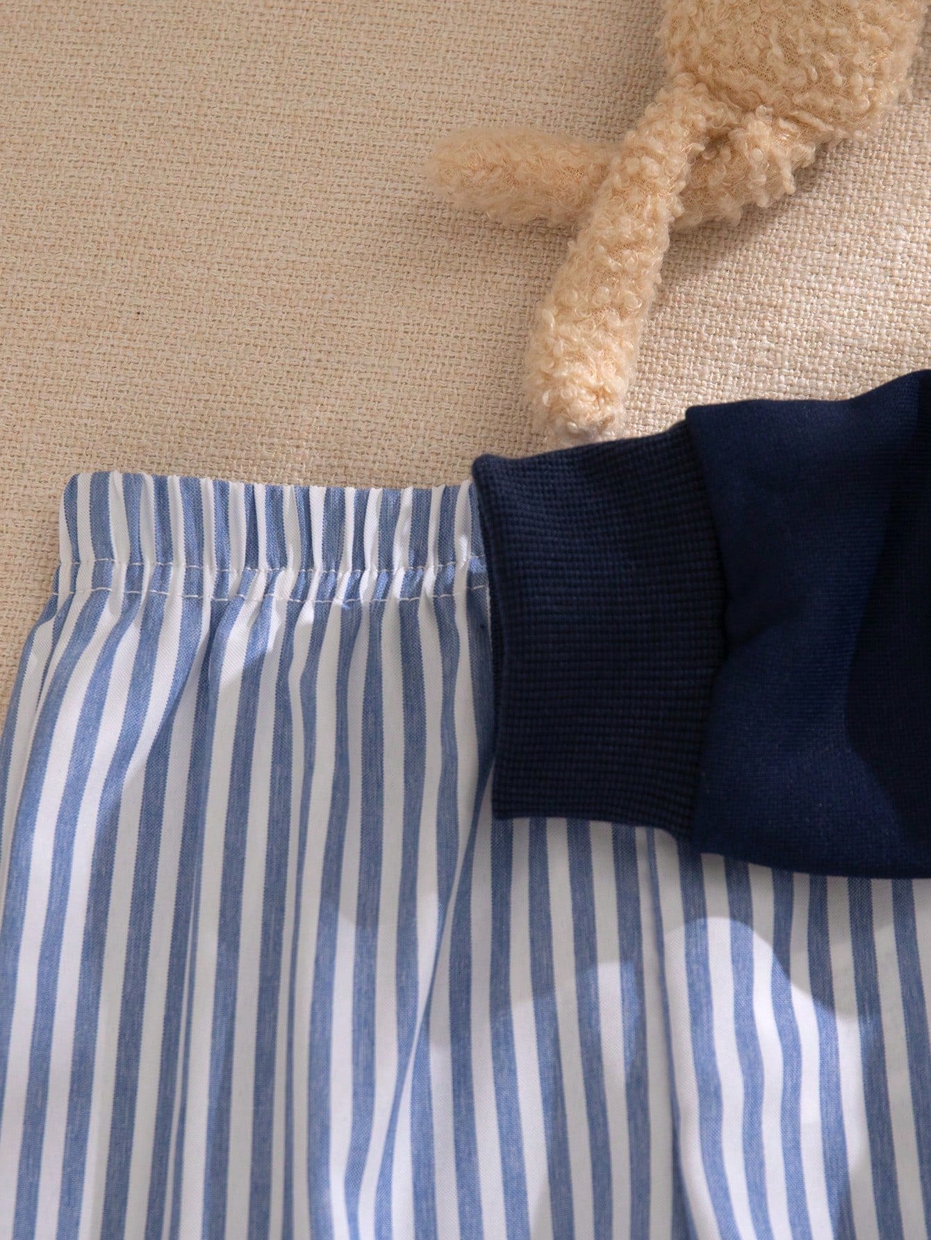 Souflis Souflis French Style New Baby Boys 0-3 Years 2-Piece Navy Blue Sweatshirt Set, Round Neck Sweatshirt With Bear Pattern Paired With Striped Long Pants, Suitable For Outings, School And Multiple