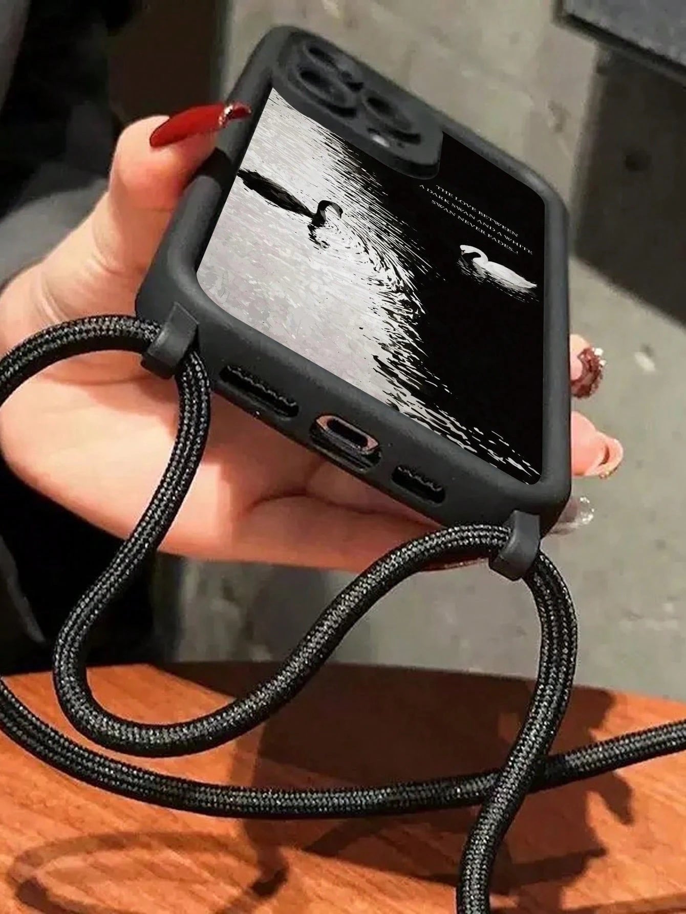 Swan Painted Minimalist Grooved Black Crossbody Adjustable Strap Phone Case Compatible With IPhone 17/17 Pro/17 Pro Max/16/15/XR/16 Pro Max/7P/8P/12 Pro Max/13 Pro Max/14 Pro Max/13/14/11/12/14/XS/S/X