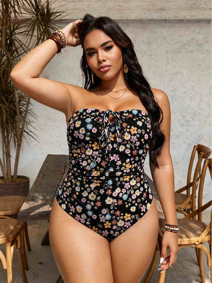 Swim Lushoire Women's Plus Size Two-Tone Striped Print Bandeau Mid-Chest Tunnel Drawstring Front Pleated Minimalist Elegant Casual Daily Beach Vacation One-Piece Swimsuit