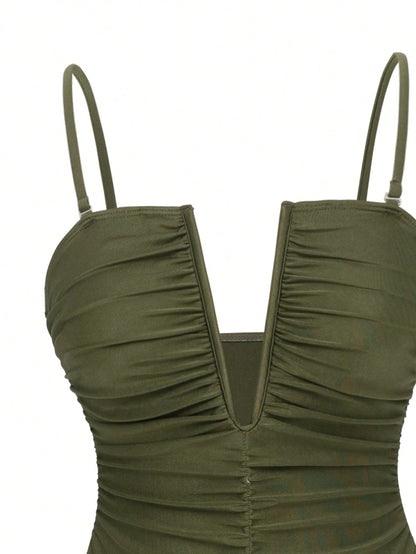 Swim Oasis 2pcs/Set Sexy Solid Color V-Neck Ruched Spaghetti Strap Bandeau One-Piece Swimsuit & Front Twist Slit Beach Dress Set