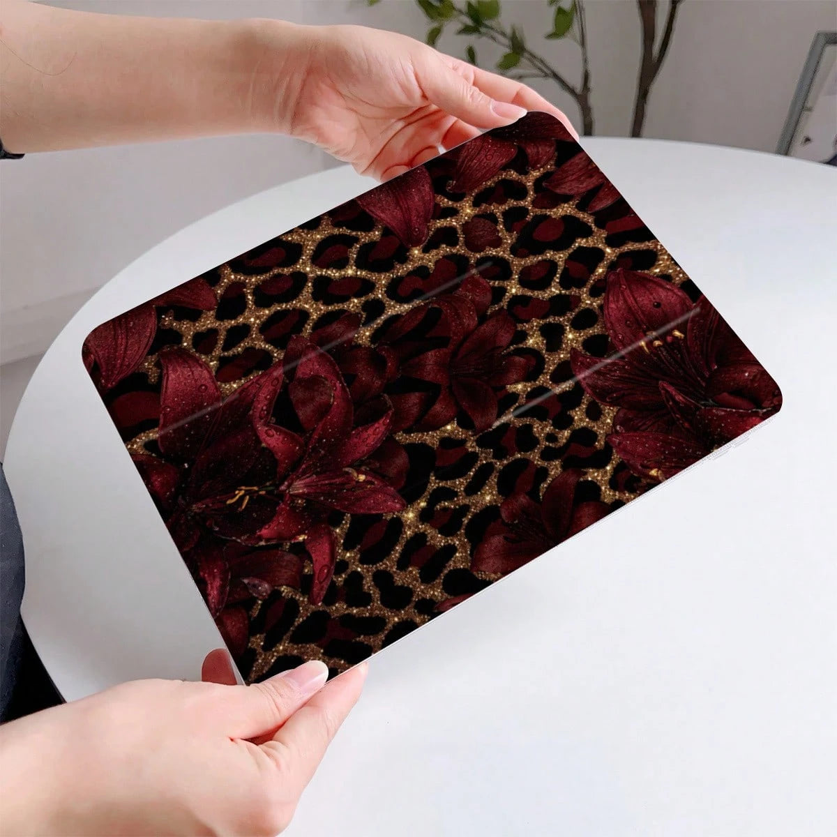 Tablet Case Burgundy Lily Leopard Pattern For 2026 New For Ipad Pro 13 M4/11 M2/Air M4 7 6/10Th 9Th Gen/Mini 7 6, Tablet Cover, Retro Wild Aesthetic, Durable Hard Shell, Scratch Resistant, Gift & Pers