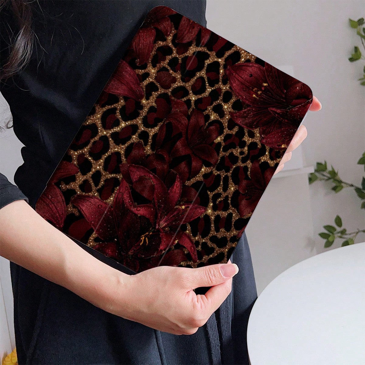 Tablet Case Burgundy Lily Leopard Pattern For 2026 New For Ipad Pro 13 M4/11 M2/Air M4 7 6/10Th 9Th Gen/Mini 7 6, Tablet Cover, Retro Wild Aesthetic, Durable Hard Shell, Scratch Resistant, Gift & Pers