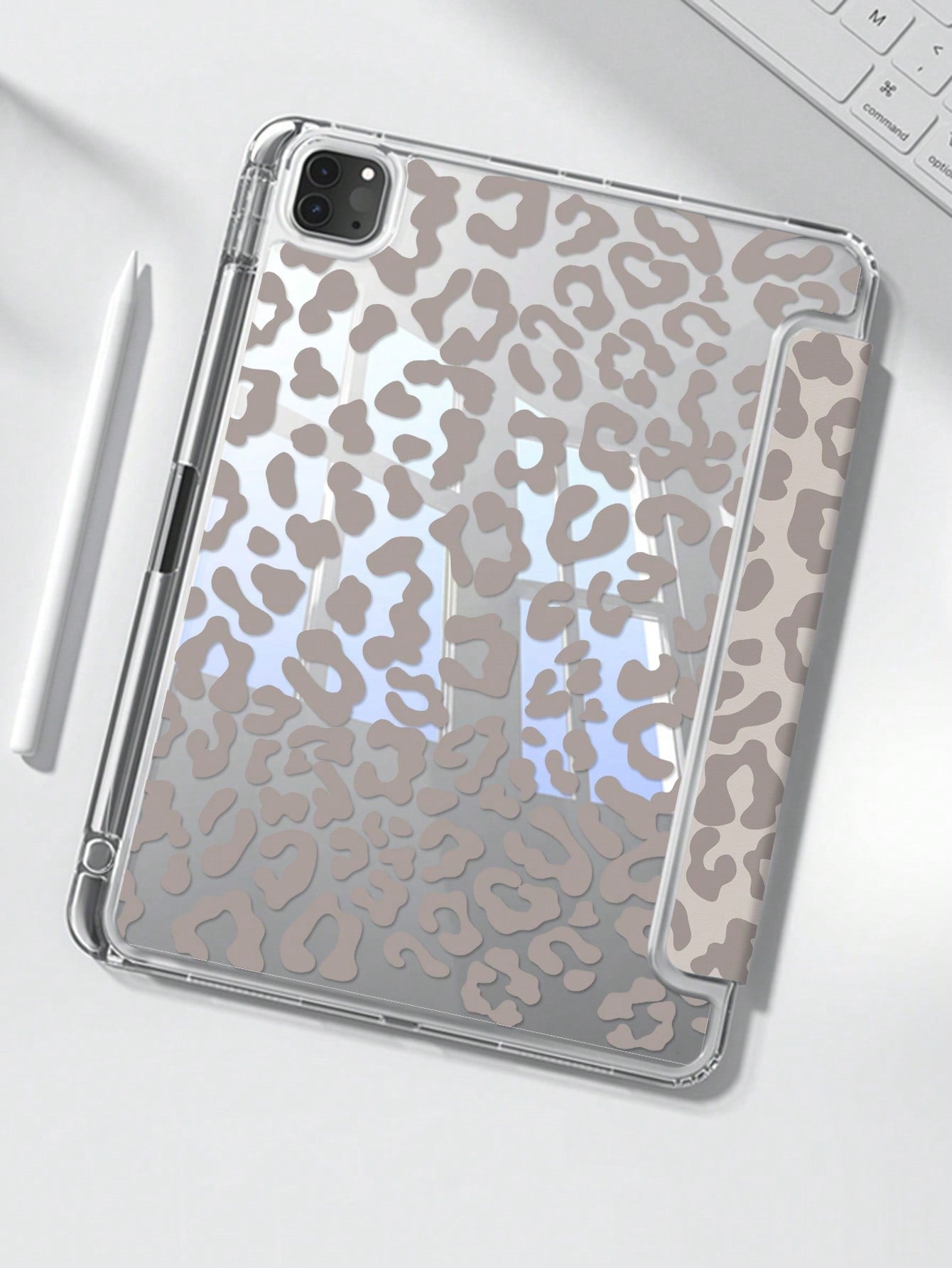 This Beautiful And Cute Leopard Print Double-Sided Acrylic Crystal Clear Back Cover Has Shock-Proof Function, Suitable For 7th, 8th (10.2 Inch) And 10th Generation IPad. It Has A Built-In Pen Slot And