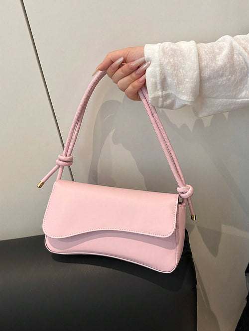 This Fashionable And Minimalist Bag Features An Asymmetrical Flap And Adjustable Shoulder Strap, Suitable For Shopping And Carrying A Wallet