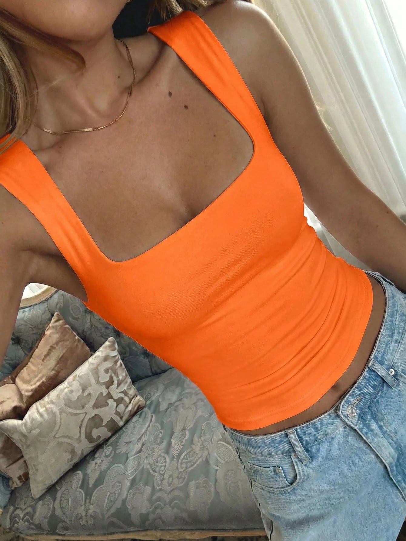 Vaiaye Women's Solid Color Square Neck Fitted Casual Camisole, Minimalist Retro Solid Color Tank Top, Summer Fashion Backless Knit Camisole, Casual Versatile, Suitable For Work Commute