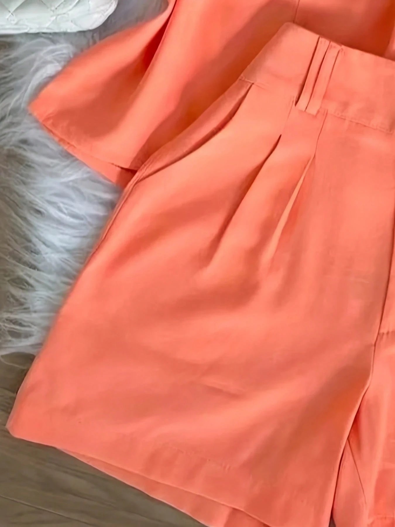 Women's 2 Piece Summer Outfit- Coral Orange, Sleeveless V-Neck Tank Top + High Waist Tailored Shorts, Casual Solid Matching Set/|Conjunto De Dos Piez