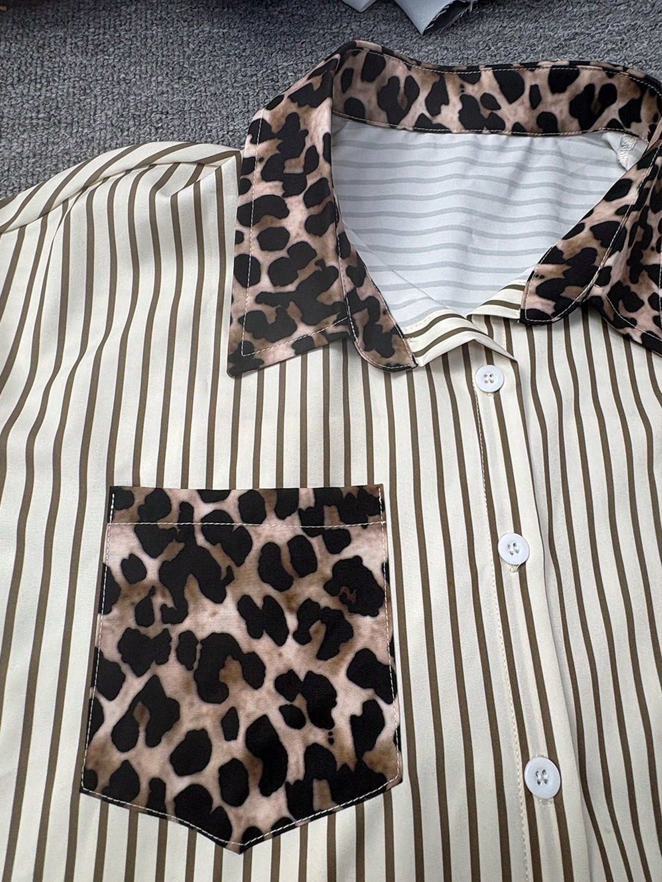 Women's Leopard Print Striped Pattern Collar Shirt Suitable For Daily Wear