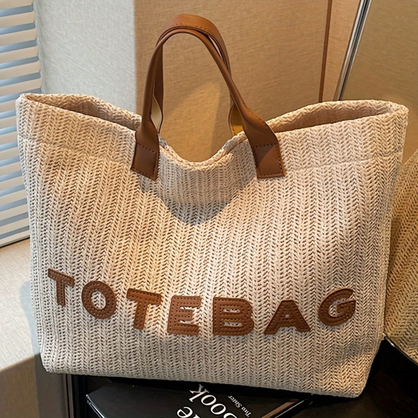 Women's Woven Handbag- Minimalist And Elegant Design, Suitable For Work, Travel, And Beach Scenes. Decorative Stitching And Fine Weaving Techniques