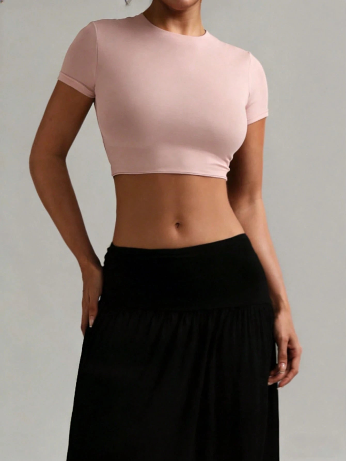 XLLAIS Small Round Neck Short Sleeve Fitted Sport T Shirt Cooling Layer Cute Summer White Tops 2025 Casual