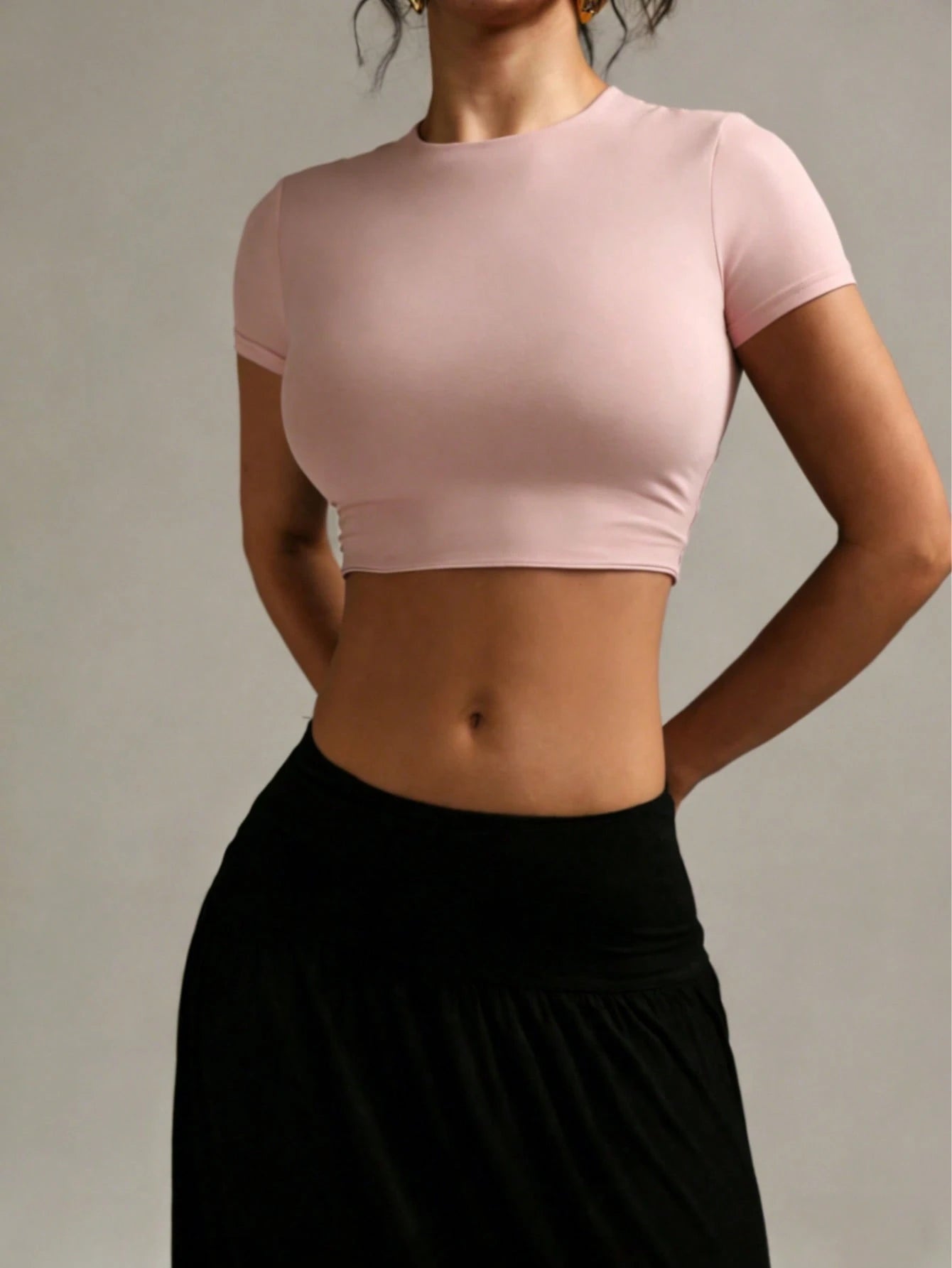XLLAIS Small Round Neck Short Sleeve Fitted Sport T Shirt Cooling Layer Cute Summer White Tops 2025 Casual