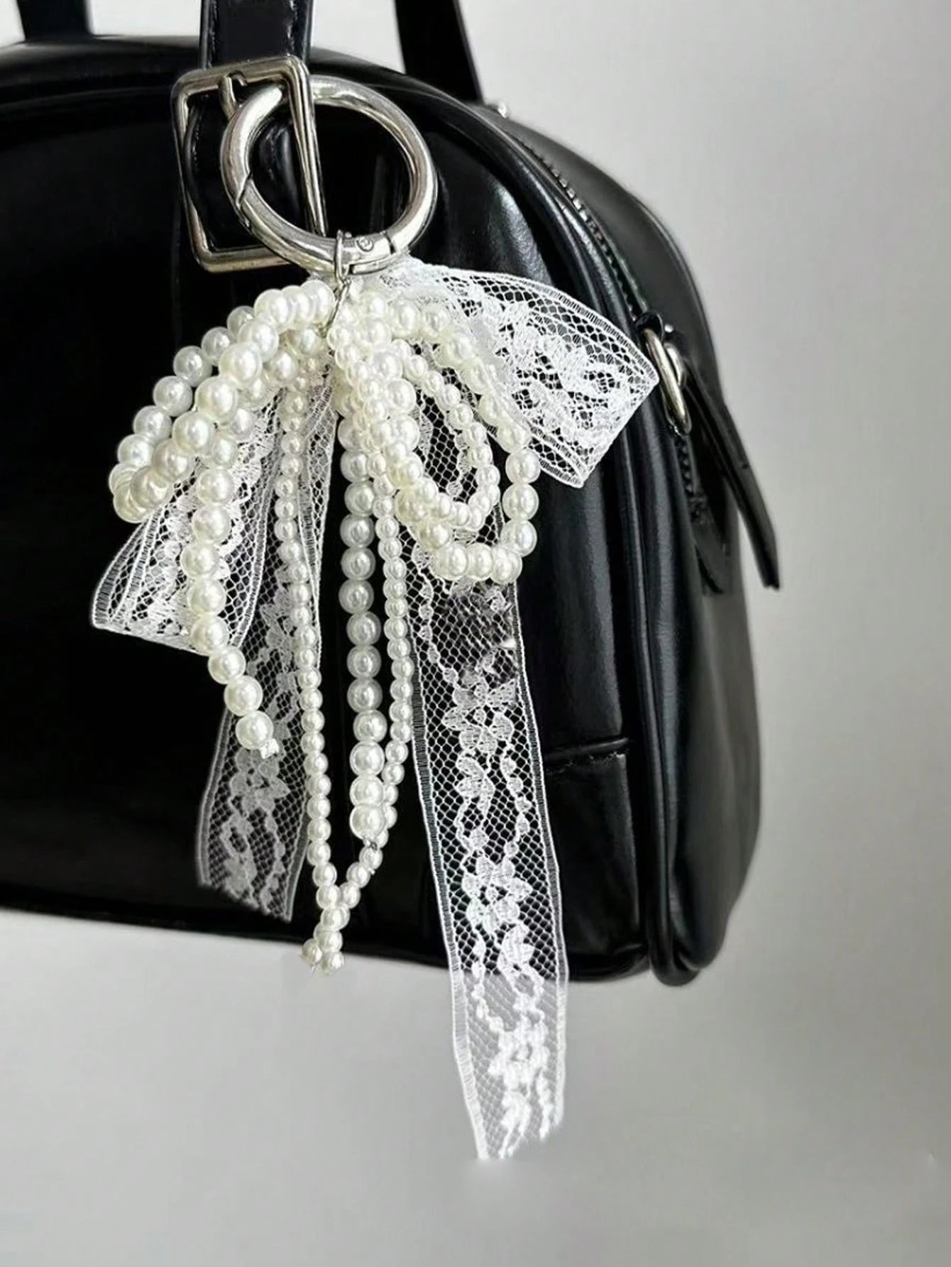 Y2K Cute Minimalist Fashion Beaded Pearl Bow, Bow Ribbon, Multi-Functional DIY Keychain/Bag Charm Set, Suitable For Couples, Women, Girls And Best Friends For Daily Wear. An Ideal Gift For Holidays.