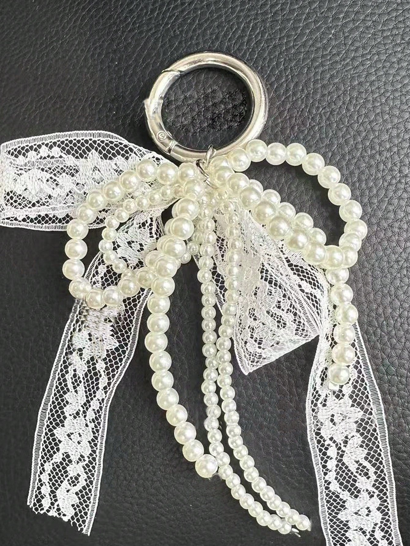 Y2K Cute Minimalist Fashion Beaded Pearl Bow, Bow Ribbon, Multi-Functional DIY Keychain/Bag Charm Set, Suitable For Couples, Women, Girls And Best Friends For Daily Wear. An Ideal Gift For Holidays.